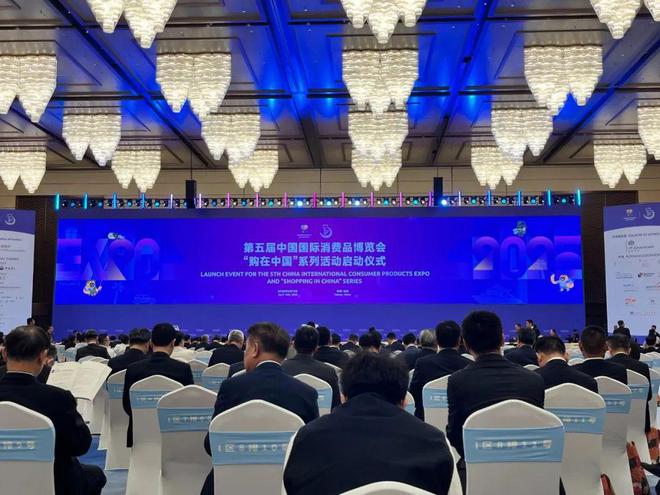 俩做的好事藏不住啦！任性大爷骑车不看灯撞车后淡定驶离！九游会j9登录【铜陵头条0414】铜陵周宇豪、凌子轩你(图2)